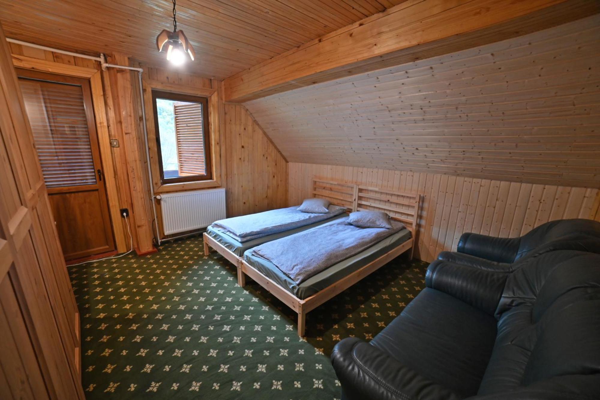 Casa De Vacanta Satic Piatra Craiului La Doi Viermi Eksteriør bilde